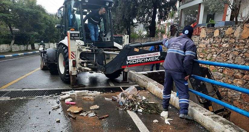 Büyükşehir ekiplerinden zamanında müdahale