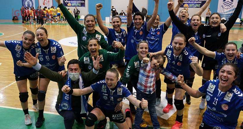 Denizin Kızları yarı finalde