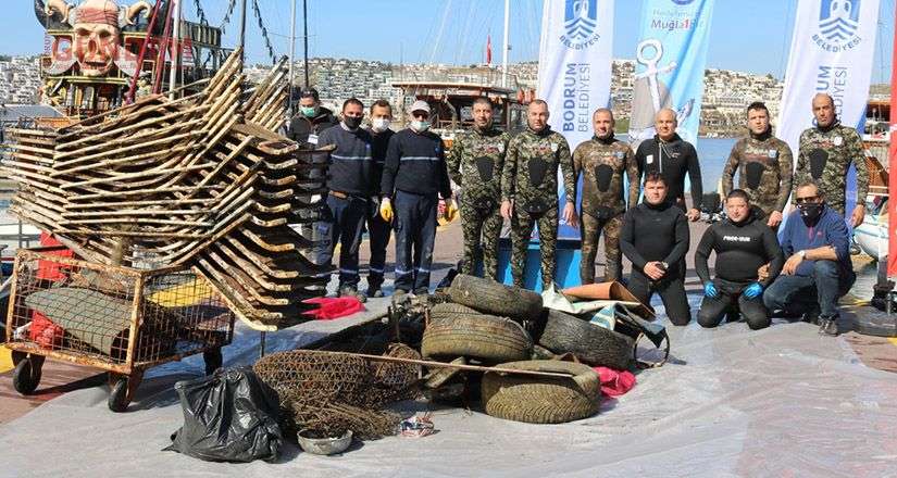 Gümbet Limanı’nda deniz dibi temizliği