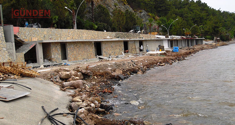 Lüks halk plajına beton gölgesi