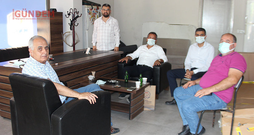 Salgın döneminde yükü kargocular taşıyor