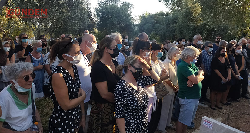 Sevenleri Berta’yı son yolculuğunda yalnız bırakmadı