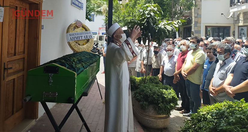 Bitezli Kasap Mahmut Hakalan son yolculuğuna uğurlandı