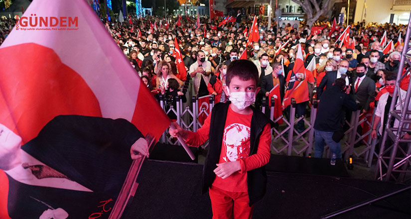 Bodrum Meydanlarında Cumhuriyet Coşkusu