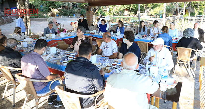 Huzurevi sakinleri ilk kez dışarı çıktılar