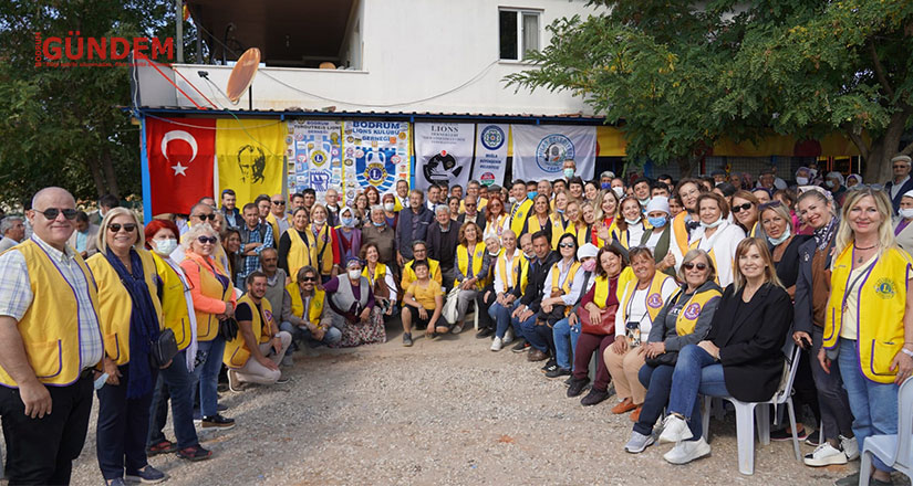 Lions Kulüpleri arıları yaşatmak için köylülere 4 ton arı keki bağışladı