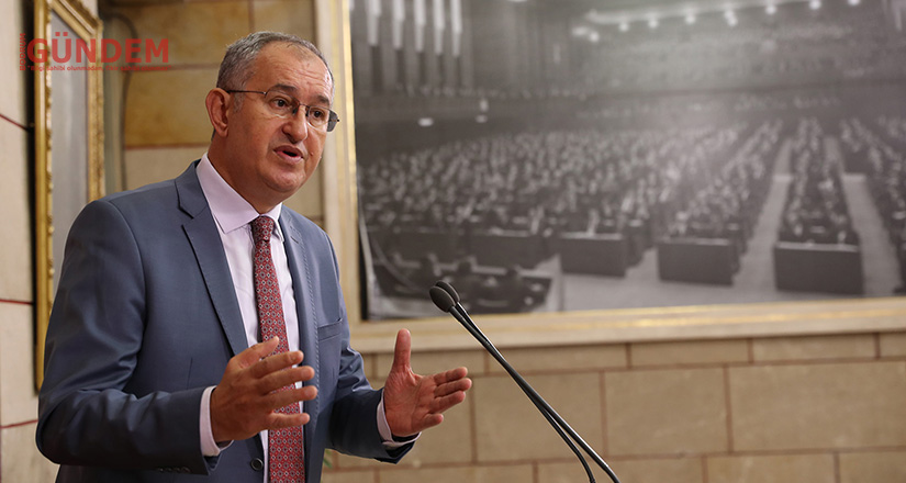 Türk basını hiçbir şeyden çekmedi AKP iktidarından çektiği kadar