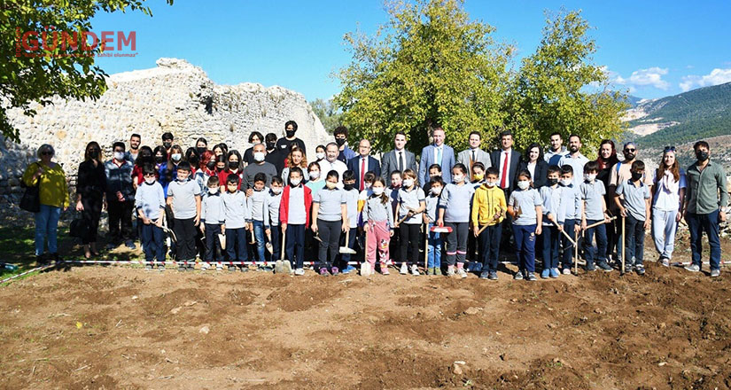 Beçin Kalesi’nde öğrenciler kazı yaptı
