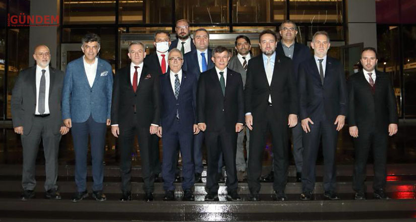 Ahmet Davutoğlu, MÜSİAD’ı ziyaret etti