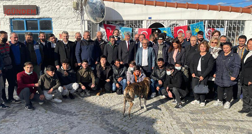 Datça’da İYİ Partiye 70 genç rozet takarak katıldı