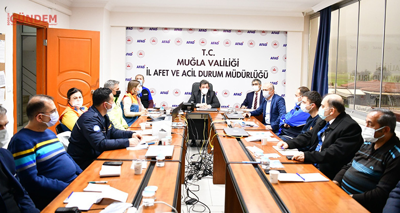 Yağışlardan etkilenen vatandaşların yardımına koştu