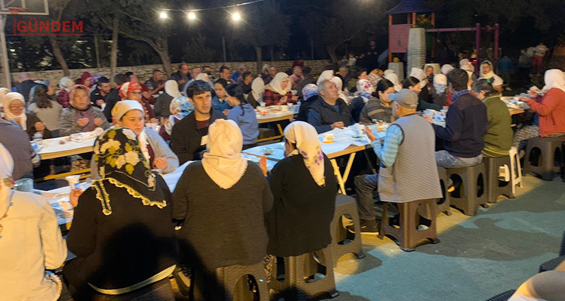 Çamlık mahallesindeki iftar yemeğinde buluştular