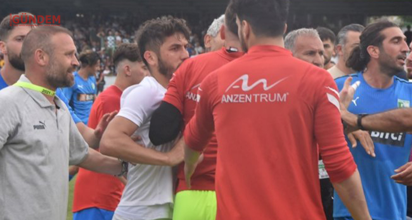 Bayburtspor oyuncuları Bodrumspor oyuncularına saldırdı