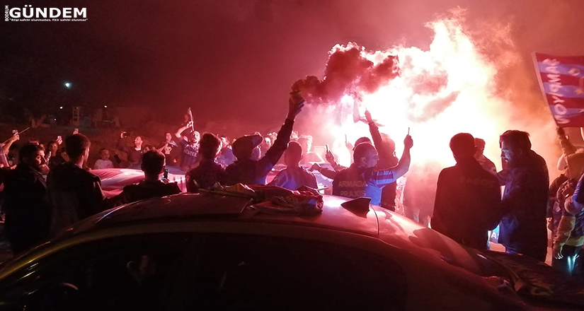 Trabzonspor’un şampiyonluğunu Bodrum sokaklarında kutladılar