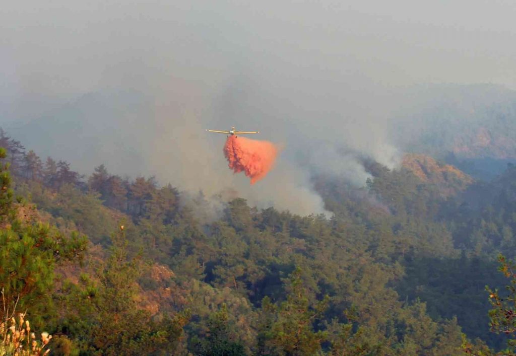 MARMARİS YANGINI SON DURUM : 20 helikopter, 14 uçak ile müdahale başladı