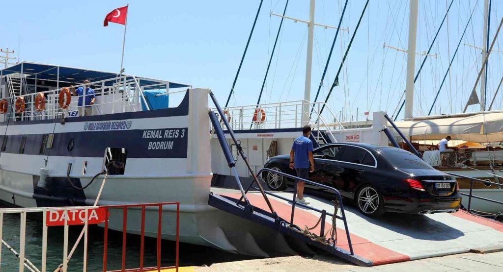 Büyükşehir feribot ile 611 bin 842 yolcu taşıdı