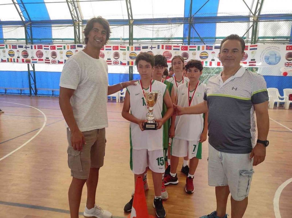 İbrahim Kutluay’dan Muğlaspor’a kupa