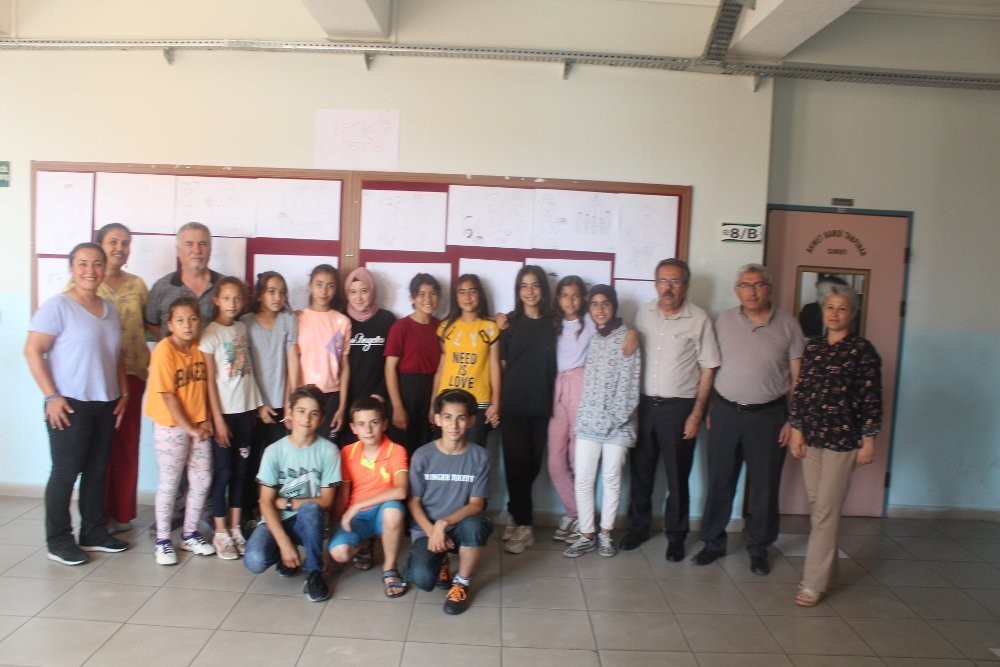 Köyceğiz’de öğrenciler karikatür atölye çalışması yaptı