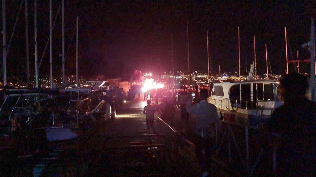 Milyonluk Motoryat alev alev yandı