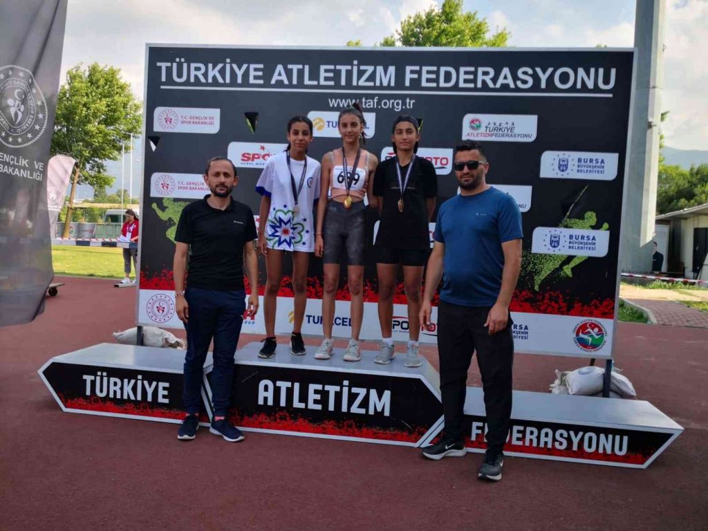Muğla Büyükşehir atletizm sporcusu Türkiye ikincisi oldu