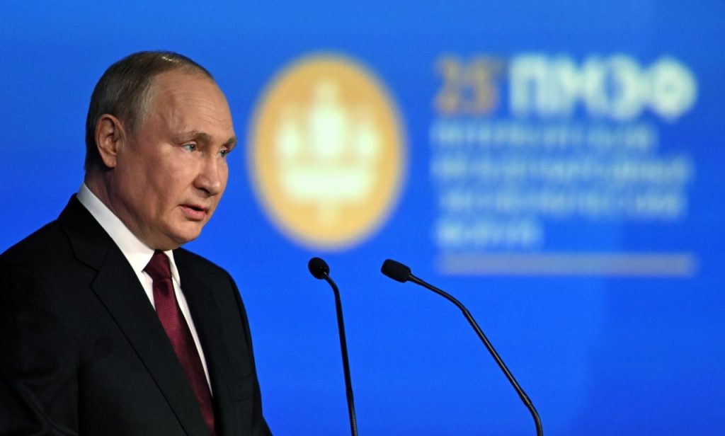 Rusya Devlet Başkanı Putin: “Batı’nın planı, Rus ekonomisini küstahça yok etmekti ama işe yaramadı”