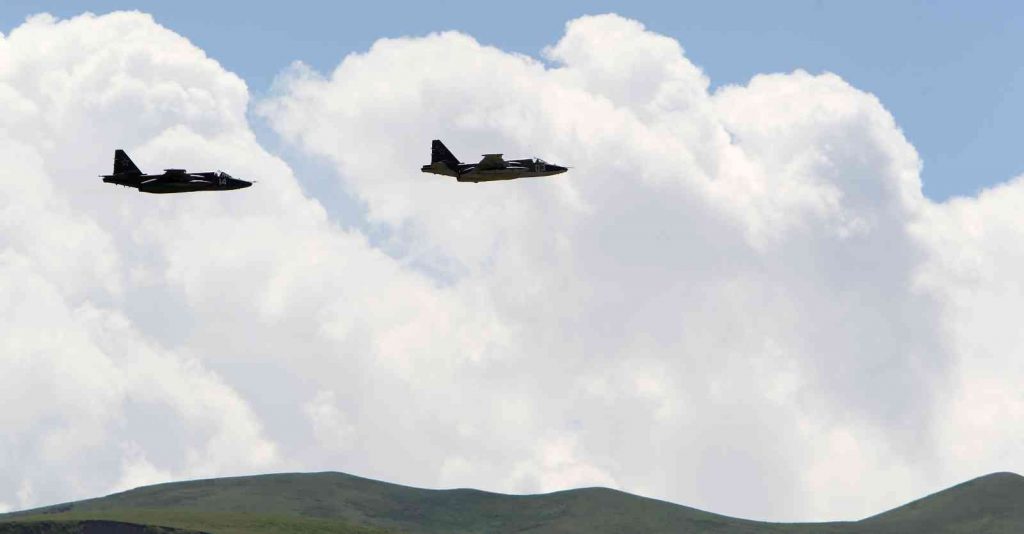 Rusya’ya ait Su-25 tipi savaş uçağı Ukrayna sınırında düştü
