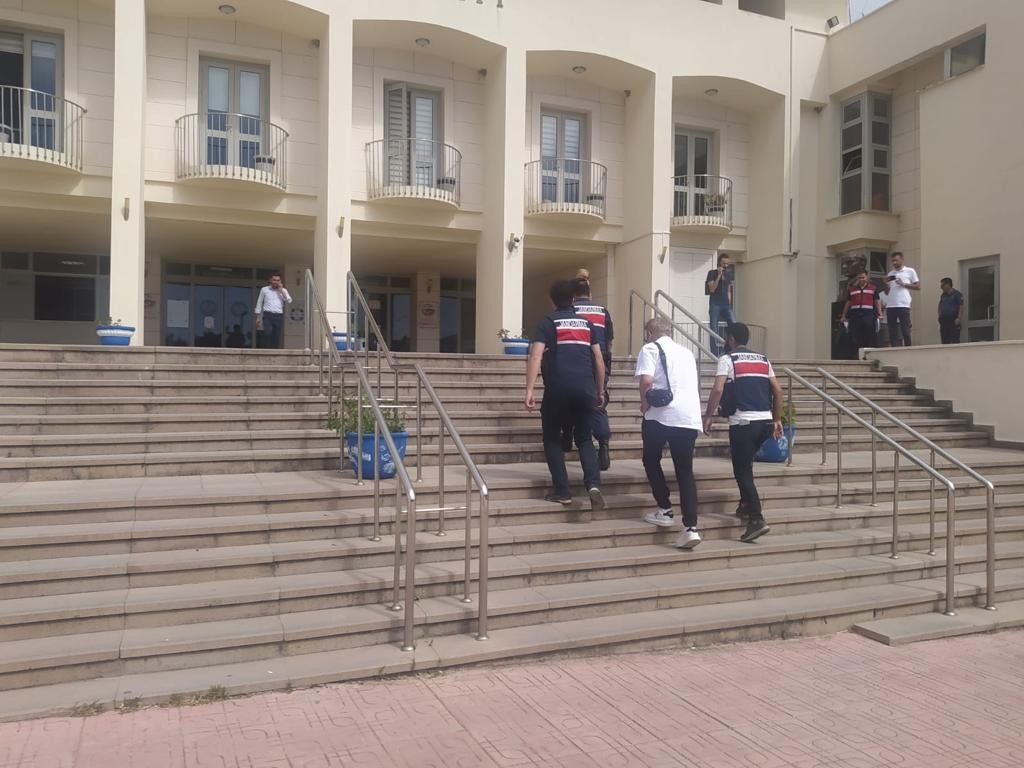 Bu kadarına da pes artık!  Silahıyla aracına sıkıp ‘silahlı saldırıya uğradım’ dedi