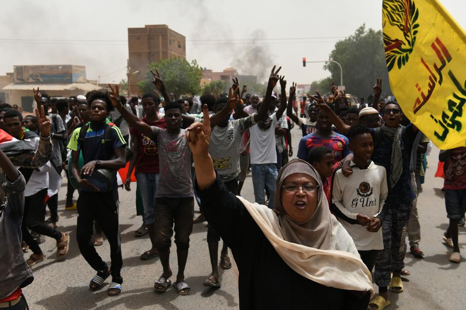 Sudan’da askeri yönetim karşıtı gösterilerde 6 kişi öldü