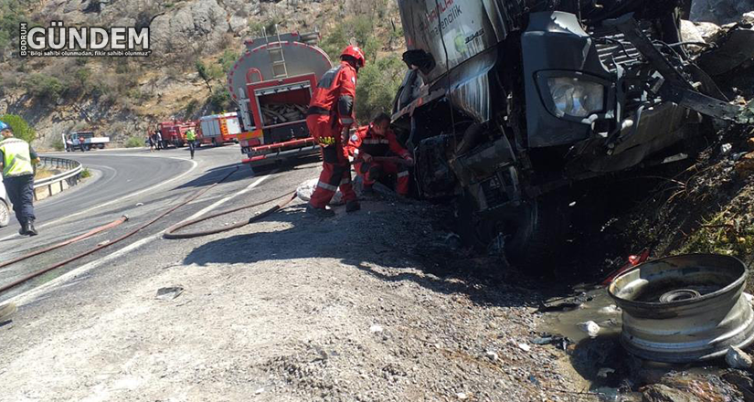 Talihsiz genç yanan tırda yaşamını yitirdi