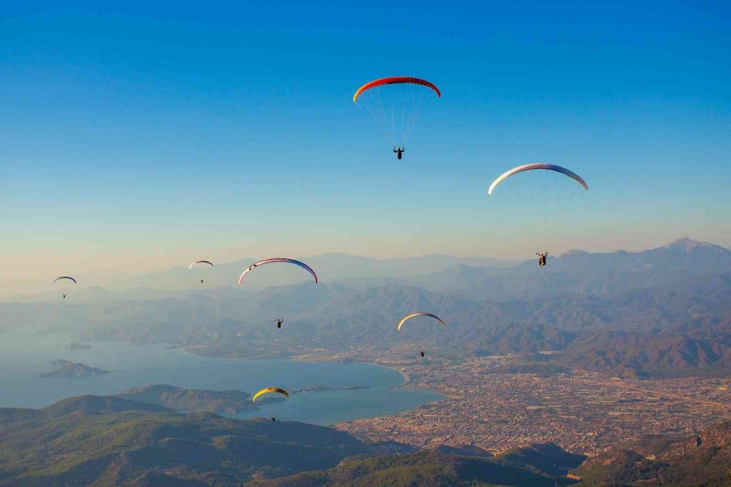 Babadağ’dan yamaç paraşütüyle uçuşlar arttı