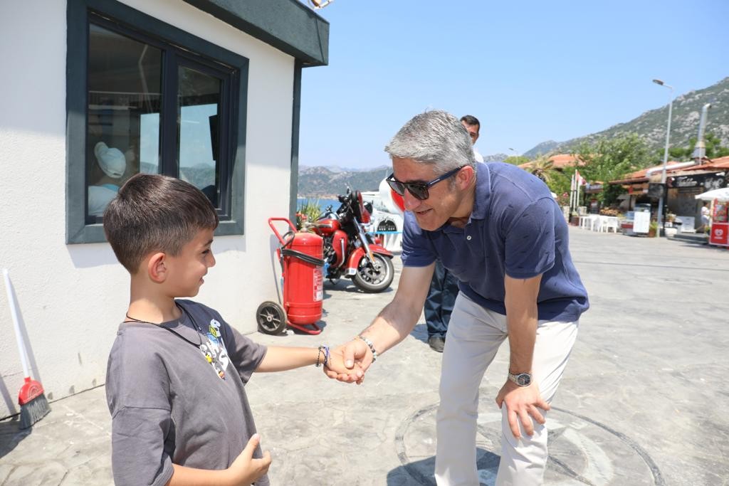 Başkan Oktay, bayramın ikinci gününde de sahalarda
