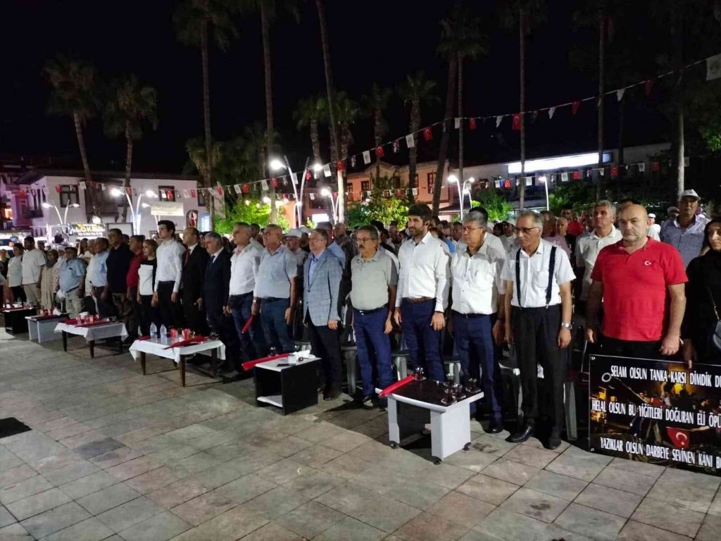 Köyceğizliler 15 Temmuz’un yıldönümünde meydanlara indi
