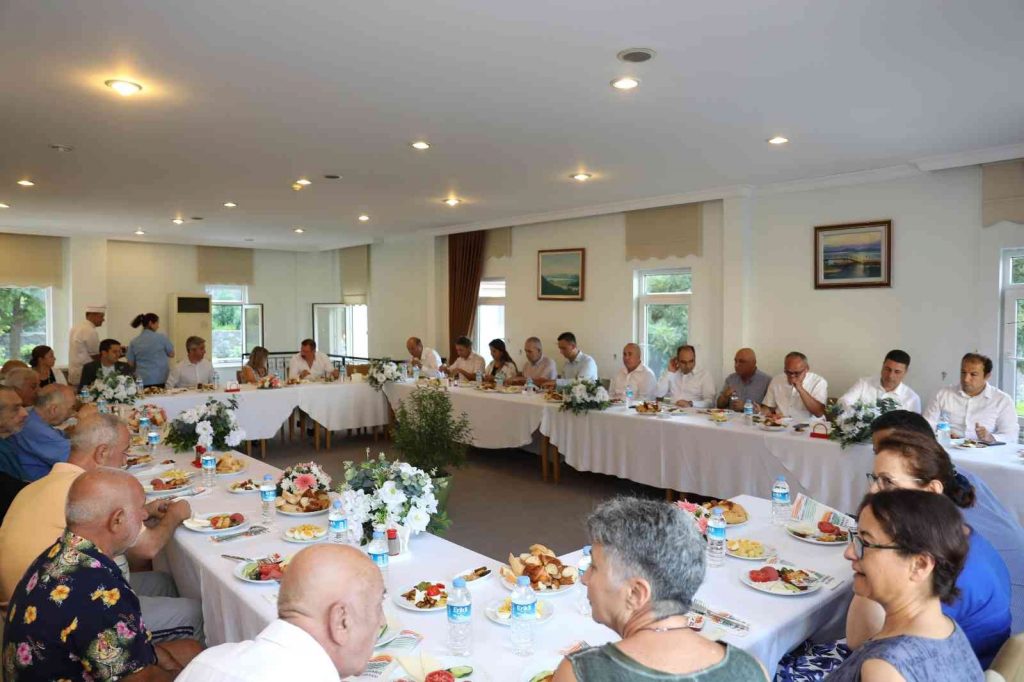 Marmaris’te huzurevinde bayram kahvaltısı yapıldı