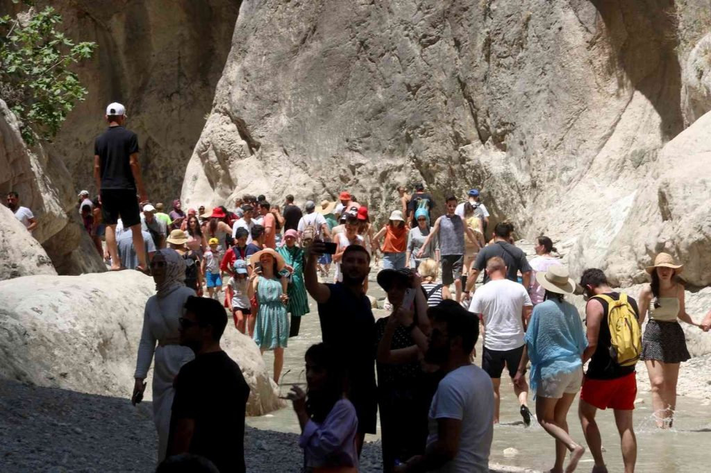 Saklıkent Kanyonu’nu bayram tatilinde 55 bin kişi ziyaret etti