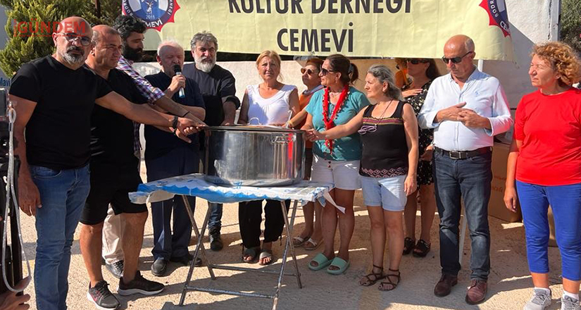 2 bin kişi aşure etkinliğinde bir araya geldi