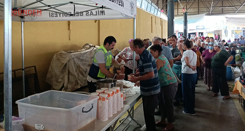 Milas Belediyesi’nden aşure dağıtımı