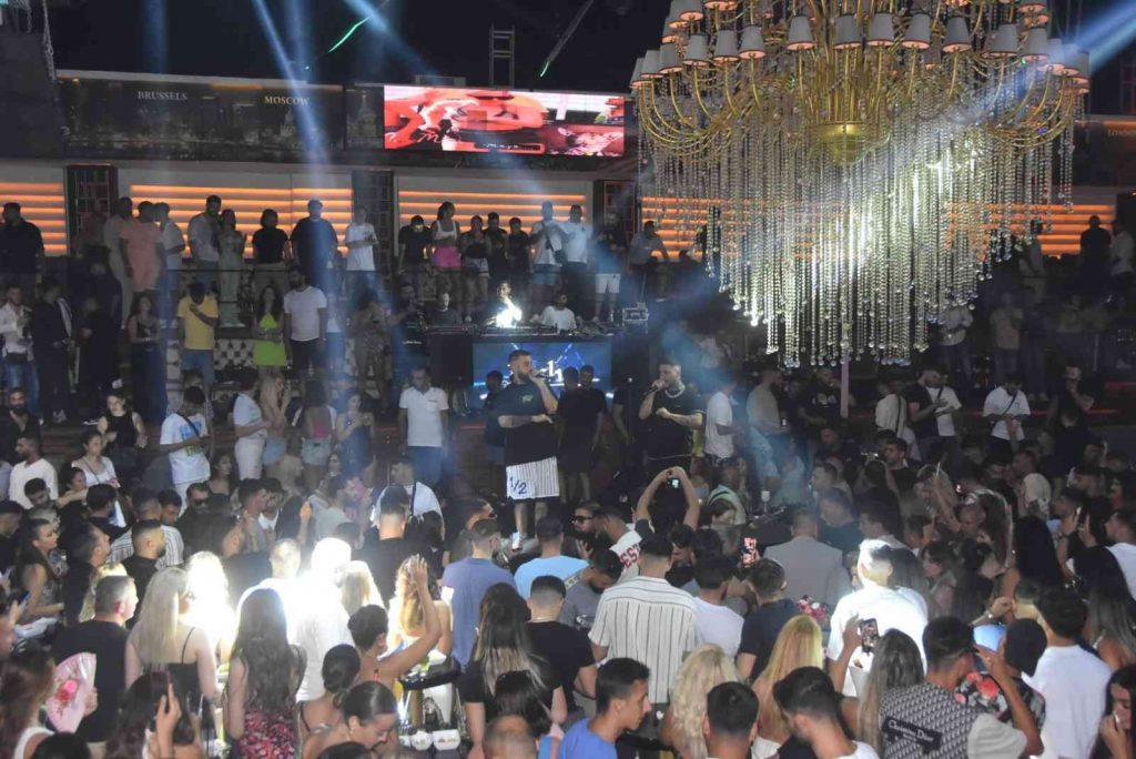 Bodrum’da Uzi izdihamı eğlence mekanı kapıları kapattı