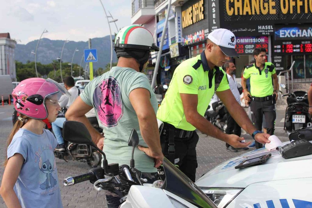 Kask takmayanlara 2 saat içinde 100 bin lira ceza kesildi