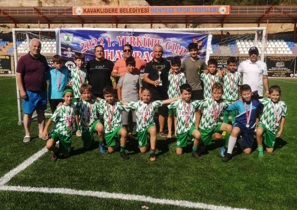 Muğlaspor’un minikleri yenilgisiz şampiyon oldu