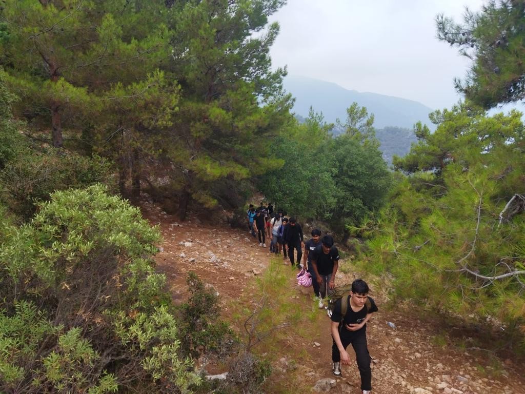 Seydikemer’de 72 düzensiz göçmen yakalandı