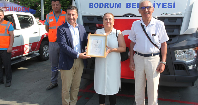 Hayırseverlere plaketleri takdim edildi