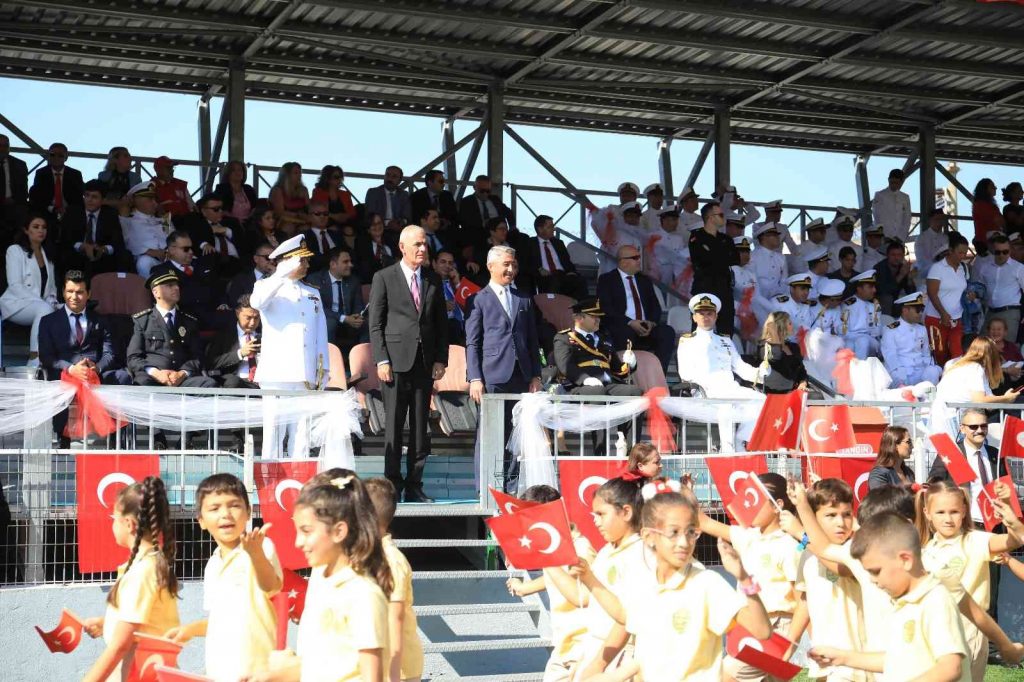 Marmaris’i bayram coşkusu sardı