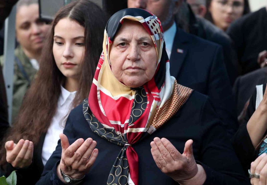 Solingen’de ailesi yakılan “Bilge Ana” Mevlüde Genç hayatını kaybetti