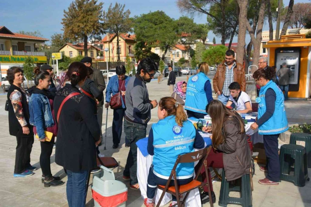 Büyükşehir’den 13 ilçede şeker ölçümü