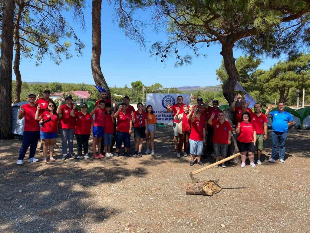 Engelsİzciler Projesi’ne teşekkür plaketi