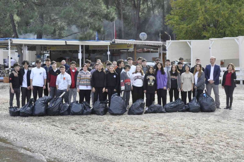 Fethiye’ de deniz dibi temizliği yapıldı