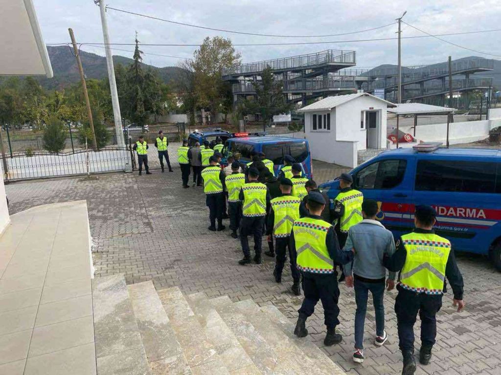 İnsan ticareti operasyonunda 10 tutuklama