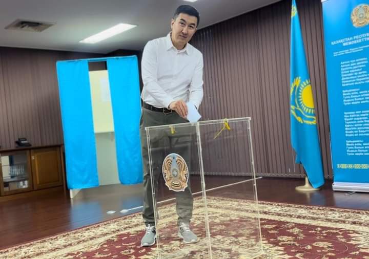 Kazakistan’da halk erken cumhurbaşkanlığı seçimi için sandık başında