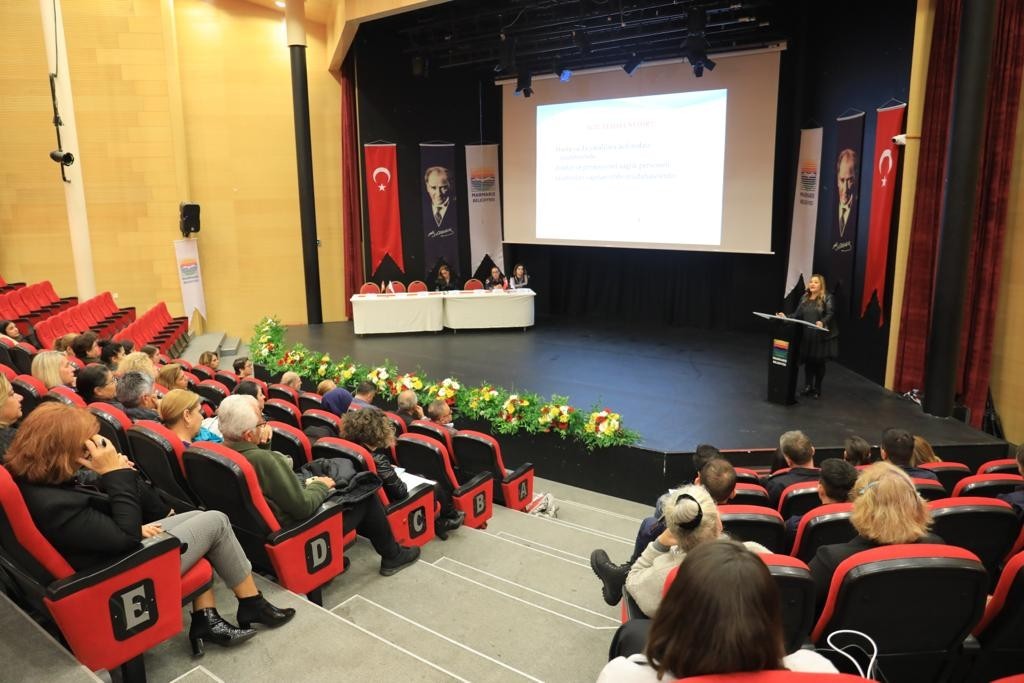 Marmaris’te ‘Kadın Şiddetine Karşı Toplumsal Farkındalık’ paneli düzenlendi