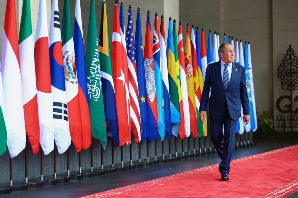Rusya Dışişleri Bakanı Lavrov: “ABD ve AB, Rus tahıl ve gübrelerine yönelik engellerin kaldırılacağına dair yazılı garantiler sundu”